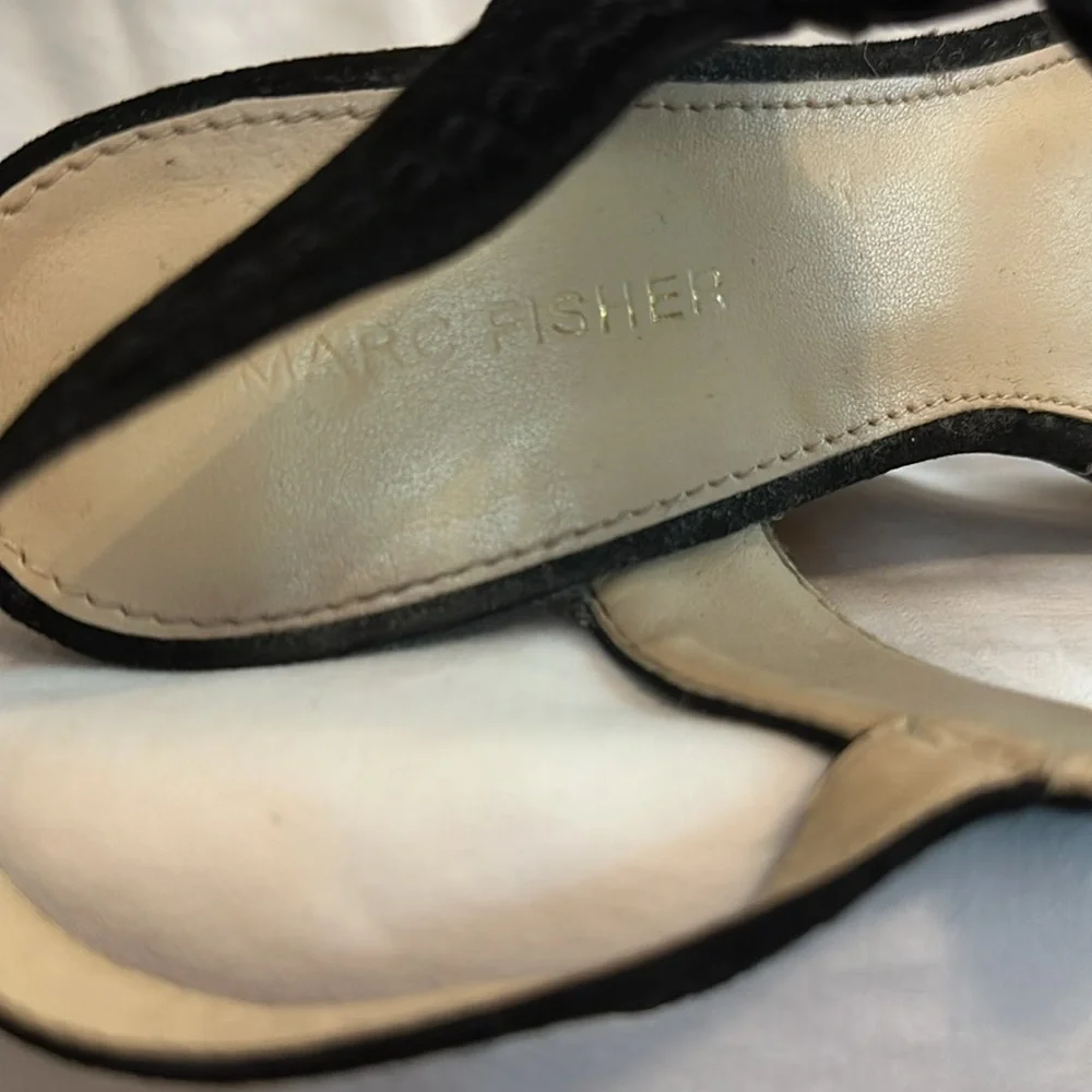 Marc Fisher Hipiee 2 black suede straps 8 1/2M espadrille wedge sandals